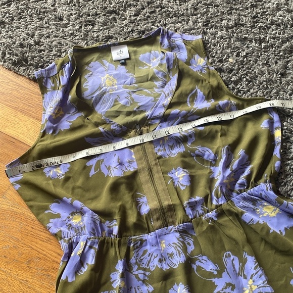 Cabi 4184 Celebrity Floral Green Blouse Fall 2021 Size Small - Picture 7 of 13